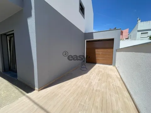 Maison T4 à Famões, Odivelas