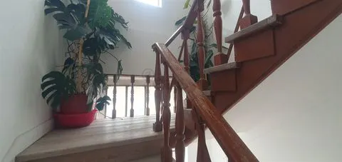 PRÉDIO EM QUEIJAS - 4 APARTAMENTOS