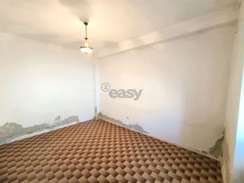 Одноэтажный дом с задним двором и пристройкой, Алваладе, Сантьяго-ду-Касен