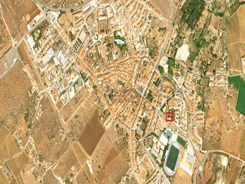 &#19968;&#27004; 2 &#23621;&#23460;&#20844;&#23507; – Borba Center