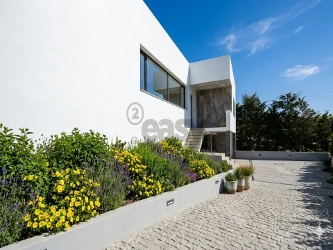 Moradia Térrea de Luxo com piscina