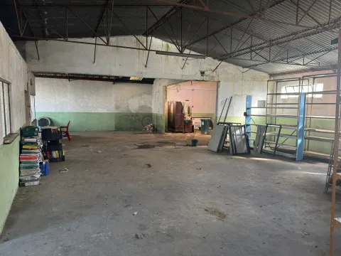 Warehouse with industry and commerce license in the center of Castro Verde