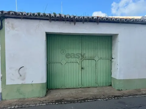 Warehouse with industry and commerce license in the center of Castro Verde