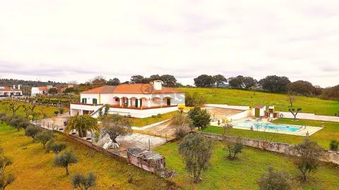 Charming Farmhouse with 5 Bedroom Villa&#65292; Pool and Panoramic Mountain Views&#65292; &#21338;&#23572;&#24052;&#65292; &#33889;&#33796;&#29273;