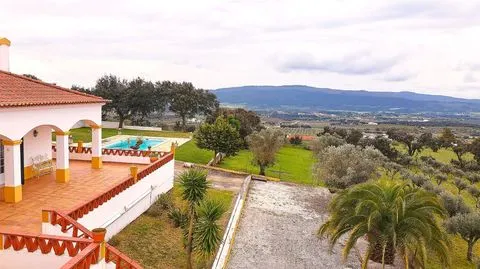 Charming Farmhouse with 5 Bedroom Villa&#65292; Pool and Panoramic Mountain Views&#65292; &#21338;&#23572;&#24052;&#65292; &#33889;&#33796;&#29273;