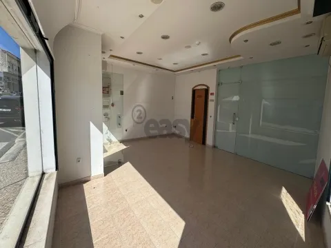 Shop 57m2 with bathroom, pantry and private room, Aljustrel