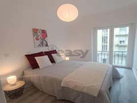 Apartamento T3 Renovado – Penha de França, Lisboa