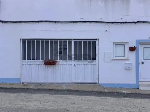 Moradia T1 totalmente mobilada em excelente estado, Castro Verde