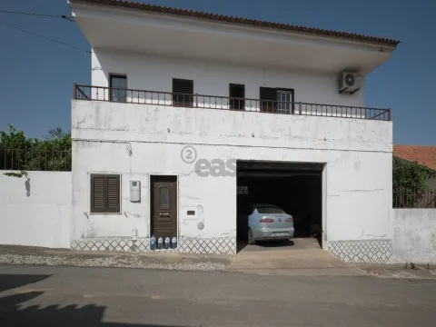 Moradia T3 com garagem e Quintal, São Cristóvão, Montemor-o-Novo