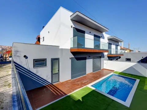 4 bedroom villa with swimming pool in Odivelas