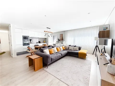 Apartamento T2 na Póvoa de Varzim – Como Novo, a 10 Minutos da Praia!