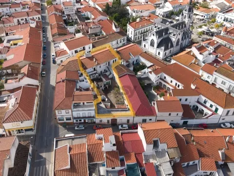 Casa Senhorial  com Miradouro, Terraço, Logradouro e Jardim, 958m2 