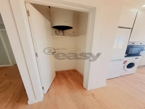 T4 Totalmente Remodelado na Zona Nobre da Damaia