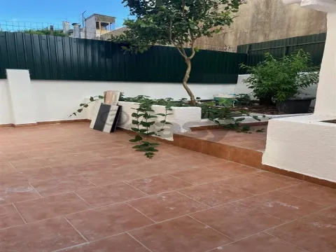 T2+1 para venda com logradouro Junto à Igreja Matriz da Amadora