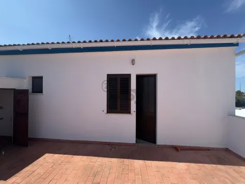 House ground floor and 1st floor, T2 with Commerce + Patio, Garage and Terrace, Castro Verde