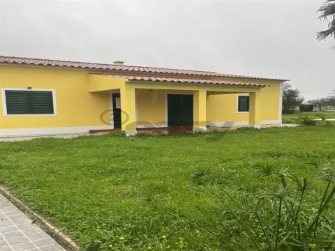 Moradia T3 +2 com piscina 