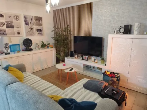 Moradia T2 com logradouro, anexo, terraço e garagem, Castro Verde