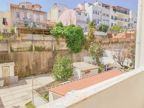 T2 na Graça arrendado por 825€/mes por mais 1 ano