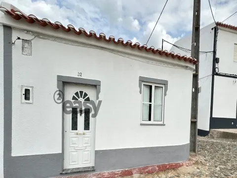 Moradia T2 Remodelada a estrear em Selmes