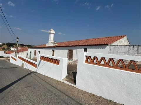 Conjunto de Duas Moradias c/Quintal +Casão c/Quintal +Terreno c/104750m2 | Hortinhas – Alandroal