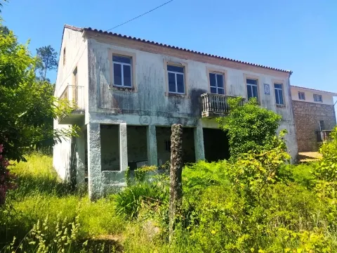 Propriedade com Ruína e Vista Rio para Turismo em Caminha