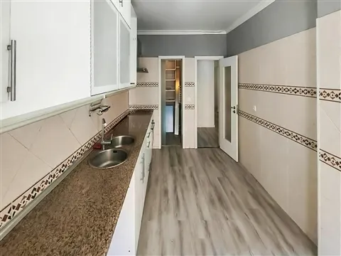 T3 na Quinta do Conde remodelado