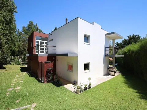 Moradia T6 – Belas Clube de Campo – Golfe – Auto sustentável