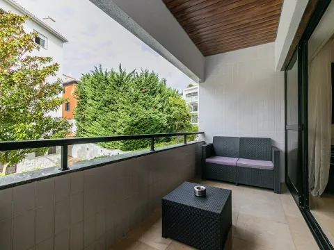 Arrendamento - T2 Estoril - Casino - Mobilado – Varanda – Garagem