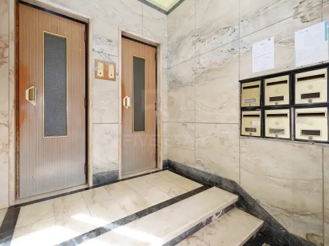 T2 – Renovado - Elevador - Varanda - Graça