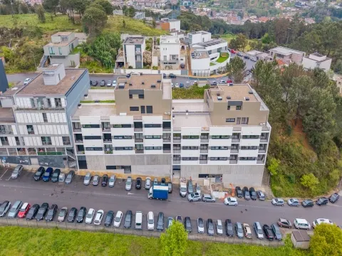 Apartamento T3 com Terraço em Gualtar, Braga