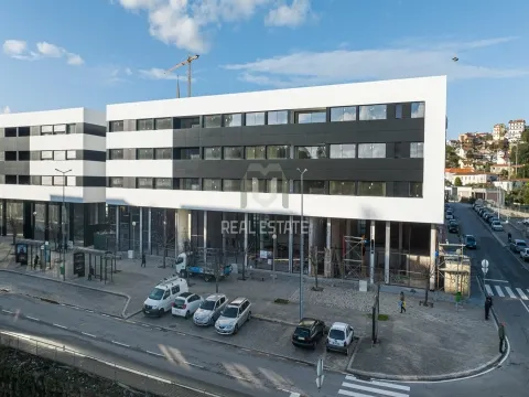 Loja Comercial em S. Pedro da Cova, Gondomar