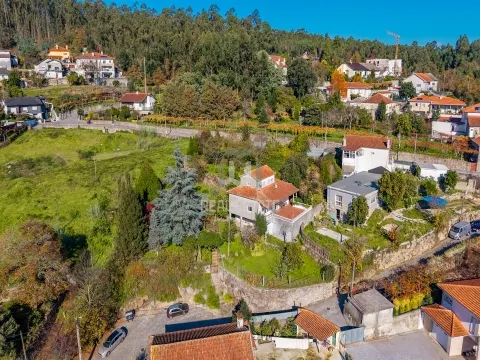 Moradia Individual T4 com Piscina em Ruílhe, Braga