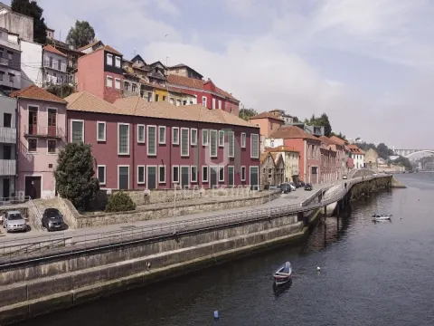 Apartamento T1 junto ao Rio Douro em Gaia