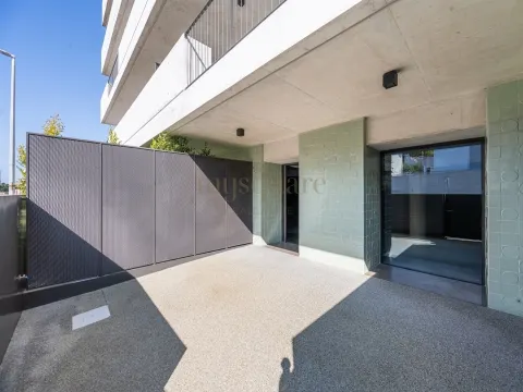 Appartement de luxe de 4 chambres avec 2 suites et terrasse – Casas do Parque