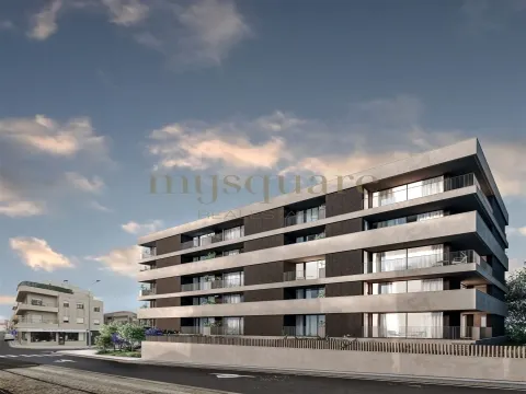 Apartamento T2 com jardim e Lugar de Garagem – São João da Madeira