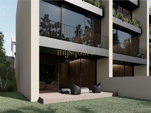 Moradia T3 de 3 frentes com jardim em São Pedro da Cova, Gondomar