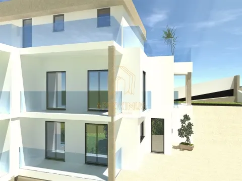 Moradia T5 na encosta de Buarcos