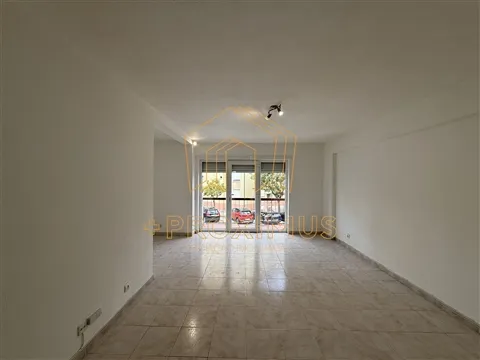 Apartamento T4 Remodelado