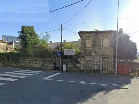 Terreno para construção em altura com 2260m2 ao Amial