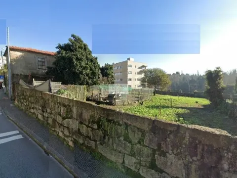 Terreno para construção em altura com 2260m2 ao Amial