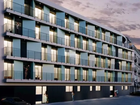 Apartamento T2 com varanda e garagem ao Pólo Universitário