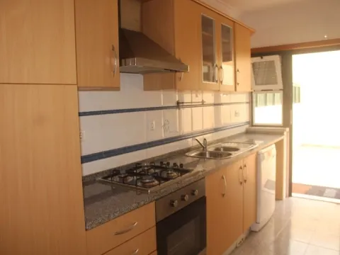 T2 com Terraço, Garagem e arrecadação