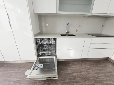 Apartment T2 in Aveiro, city center, on Av. Dr. Lourenço Peixinho