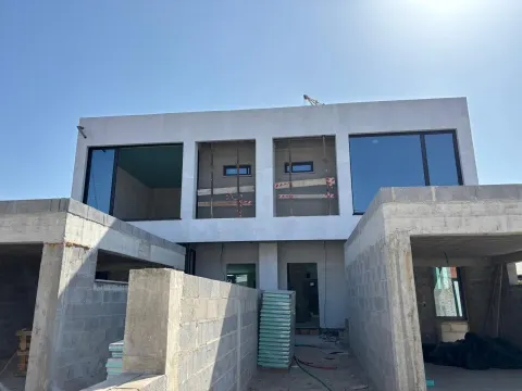 Casa T4 Aveiro, arquitectura moderna cerca de la Universidad y del Hospital