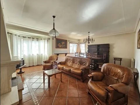 3-Bedroom Duplex House in Aveiro, São Bernardo