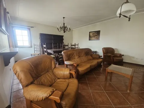 3-Bedroom Duplex House in Aveiro, São Bernardo