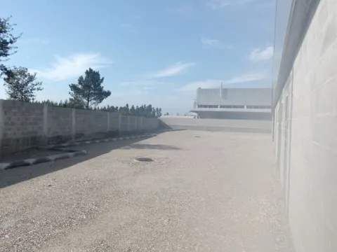 Industrial warehouse in the industrial zone of Oiã, Aveiro