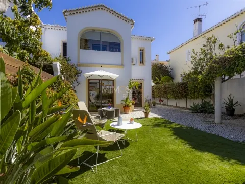 Moradia T3 com Jardim Privado em Localização Central de Lagos