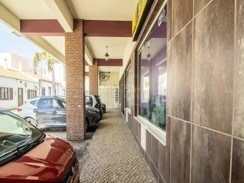 Winkel met ideale ligging in het centrum van Ferragudo, Algarve