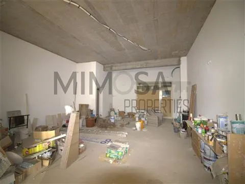 Shop in excellent location in the center of Ferragudo